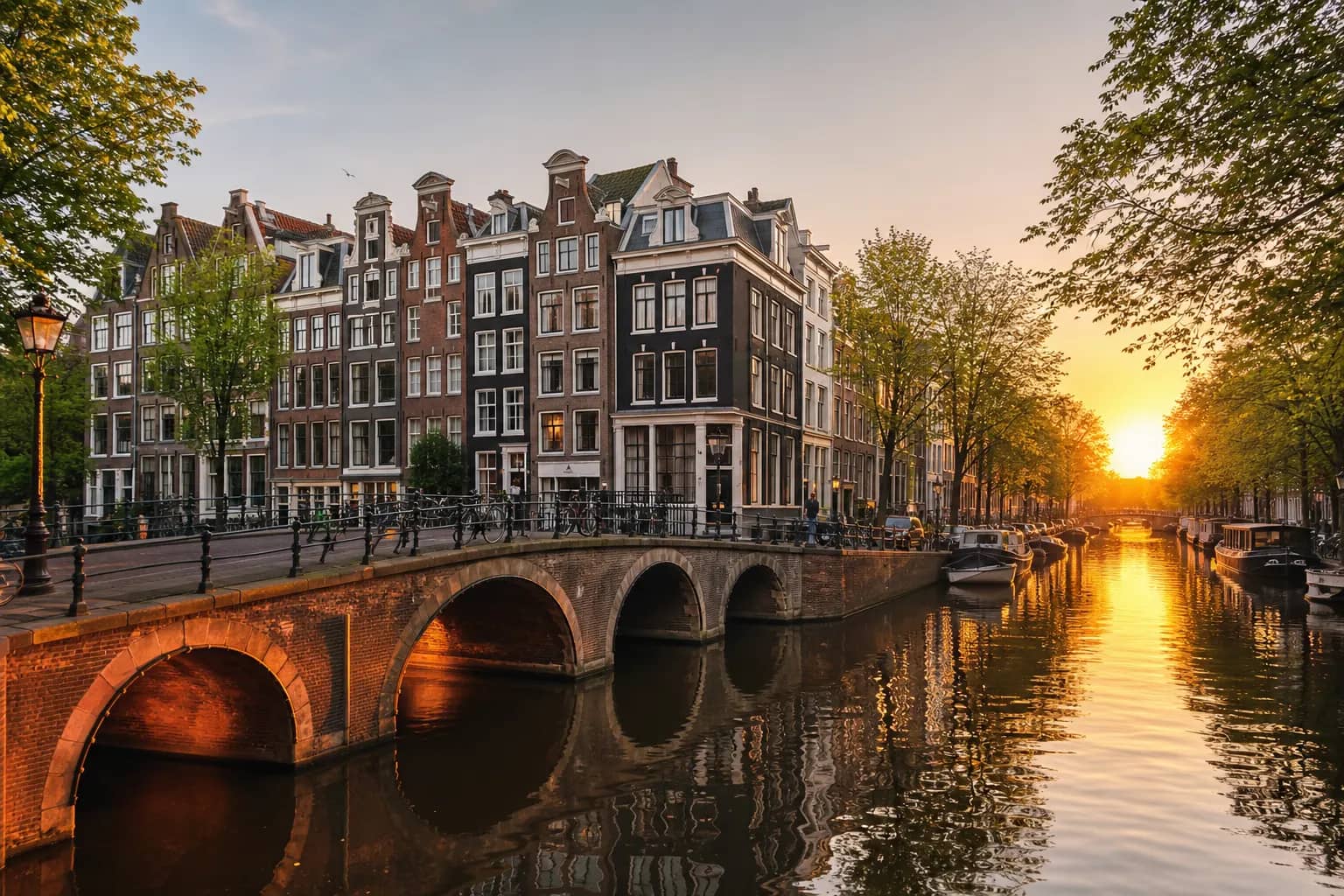 Brussels (centre) → Amsterdam Schiphol (AMS)